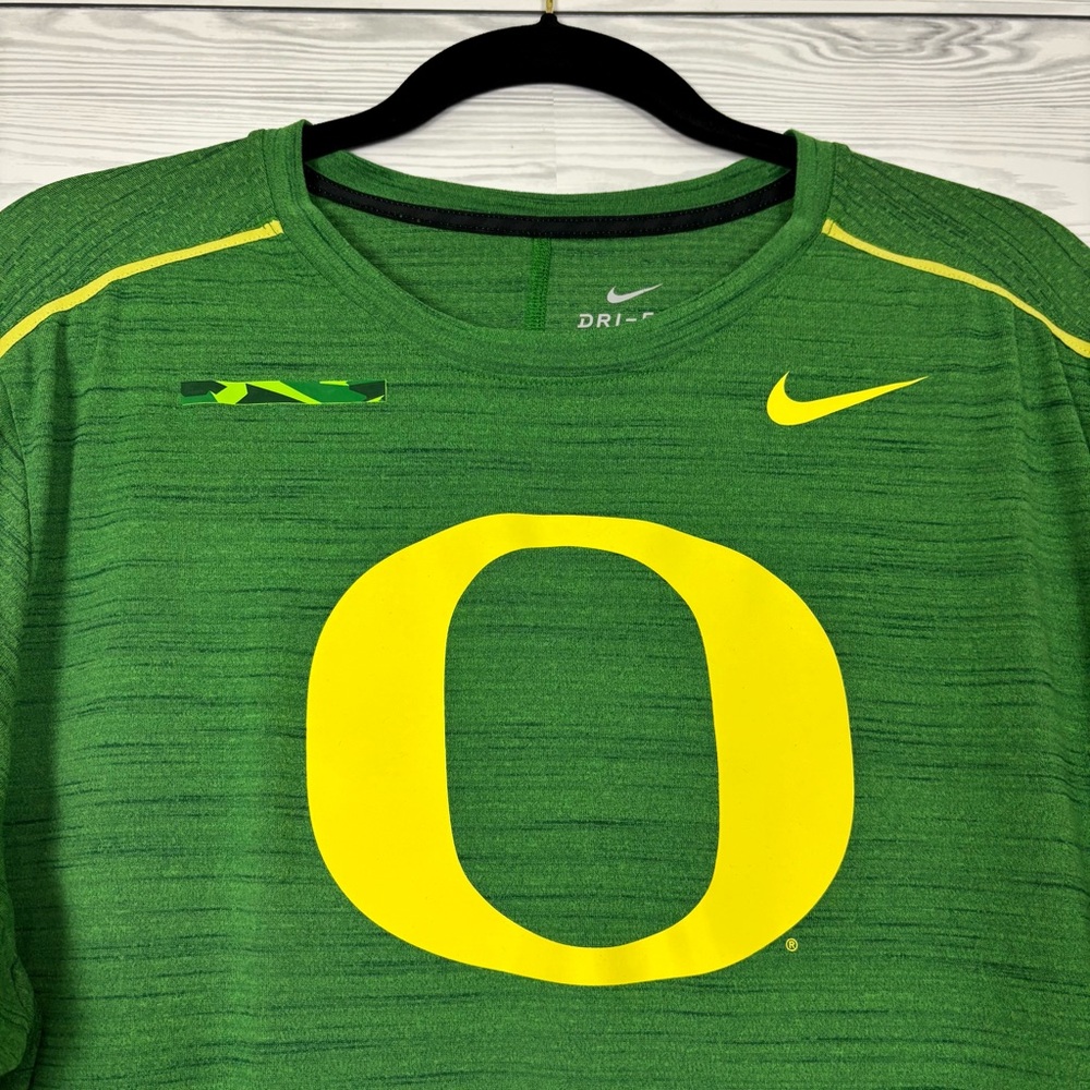 Nike Men’s Oregon Ducks Dri-Fit Short Sleeve T-Shirt Size Large - Picture 3 of 9